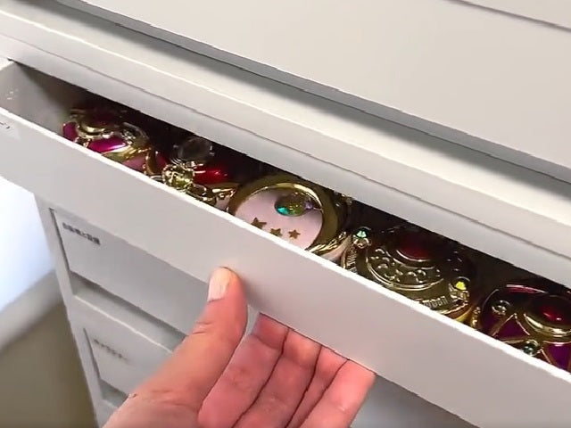 Amazingly organized Sailor Moon treasure drawer is inspiration to anime fans and neat freaks【Vid】